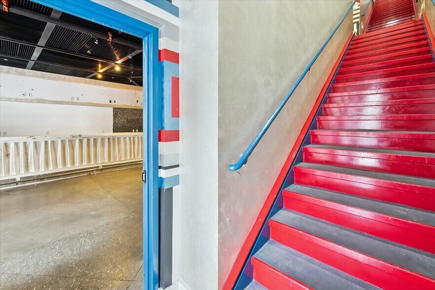 More Photos Of 512 Paterson Plank Rd, Jersey City Restaurant For Sale