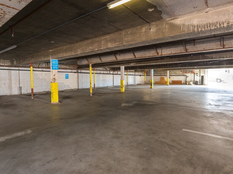 More Photos Of 4005 Highland Ave, Manhattan Beach Storefront Retail Office For Lease