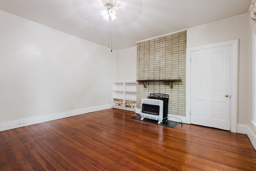 More Photos Of , Lexington Specialty For Sale