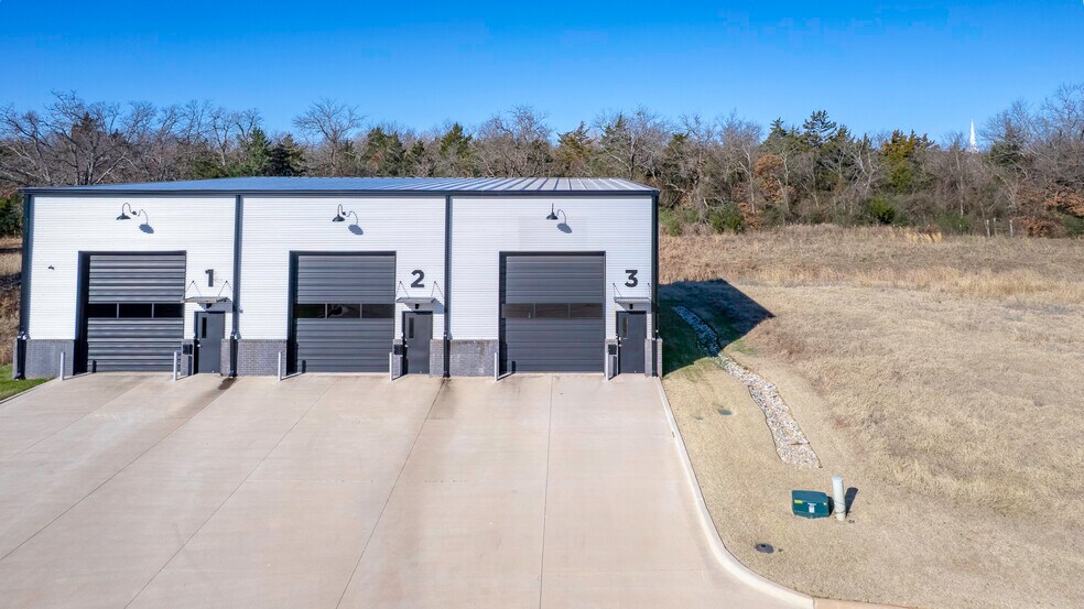 More Photos Of 6679 Prosper Rd, Edmond Showroom For Lease