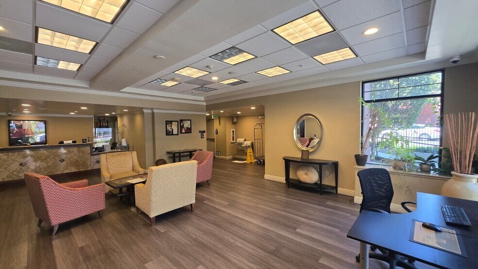 More Photos Of 2356 Stockton Blvd, Sacramento Hotel For Sale