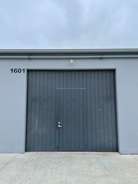 More Photos Of 1601 E Warner Ave, Santa Ana Industrial For Lease