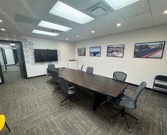 More Photos Of 7905-7909 Flint Rd SE, Calgary Warehouse For Lease