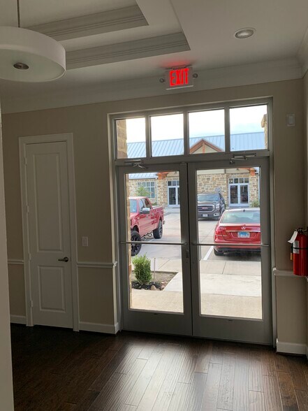 More Photos Of 5757 Flewellen Oaks Ln, Fulshear Office For Sale