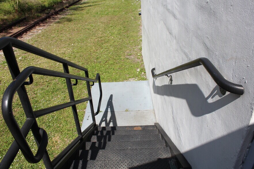 More Photos Of 1970 NW 70th Ave, Miami Warehouse For Lease