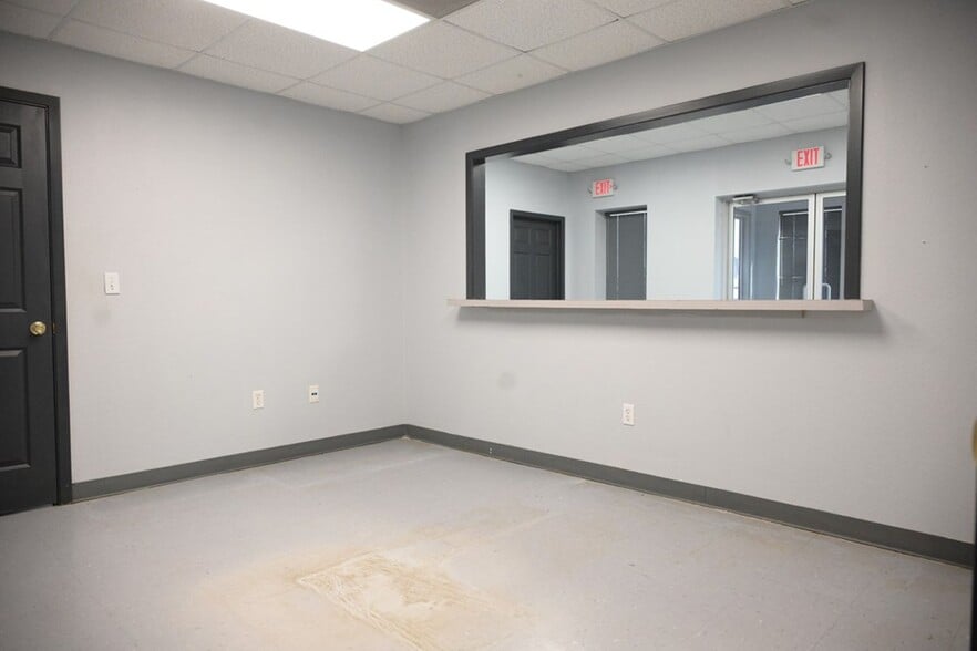 More Photos Of 3611 E State Highway 158, Midland Manufacturing For Sale