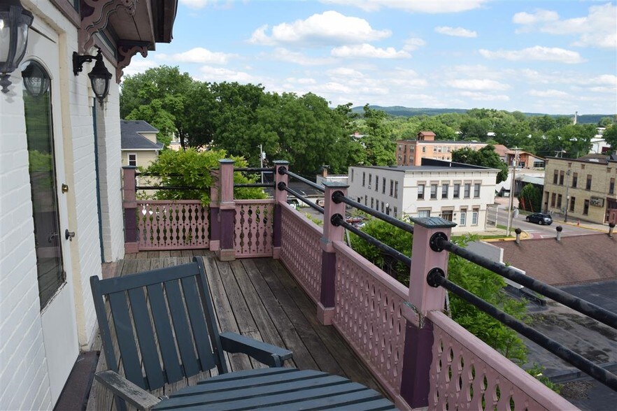 More Photos Of 138 1st St, Baraboo Office For Sale