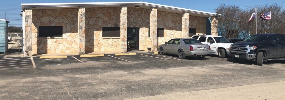 Primary Photo Of 8135 Bracken Crk, San Antonio Industrial For Lease