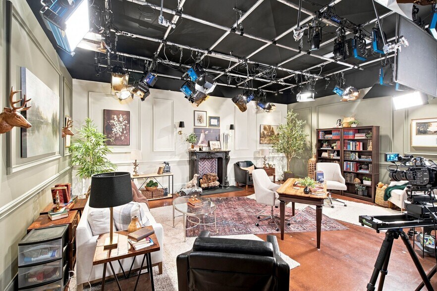 More Photos Of 642 Stoneglen Dr, Keller Office For Sale