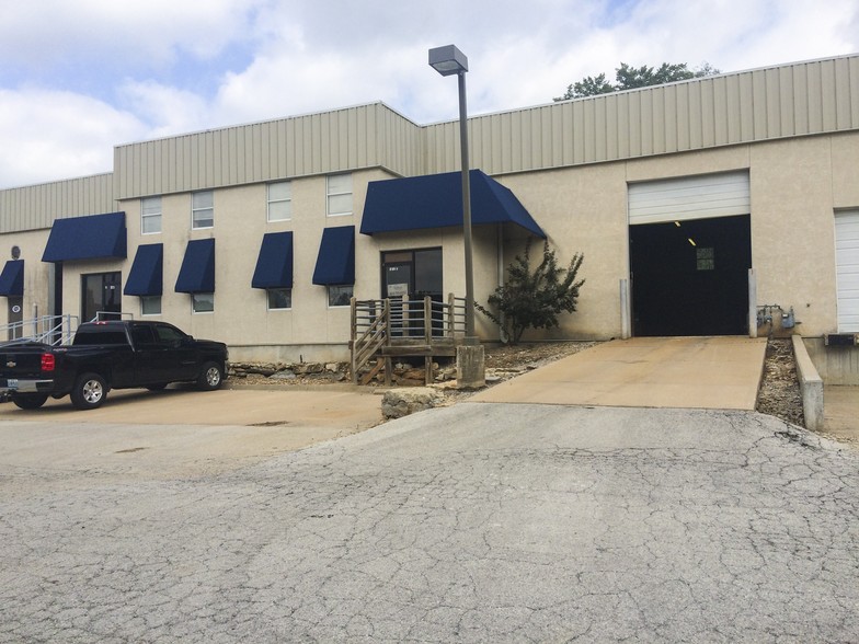 Primary Photo Of 1012 NE Jib Ct, Lees Summit Warehouse For Lease