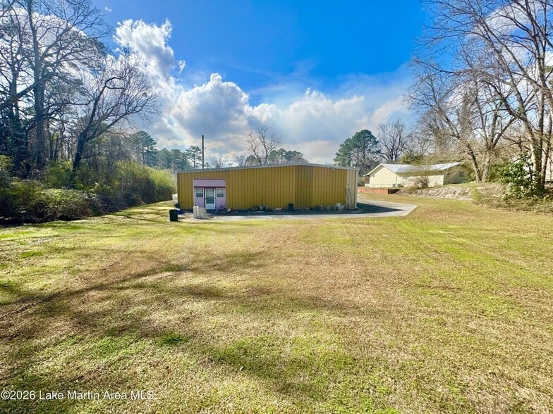 More Photos Of 835 Marshall St, Alexander City Specialty For Sale