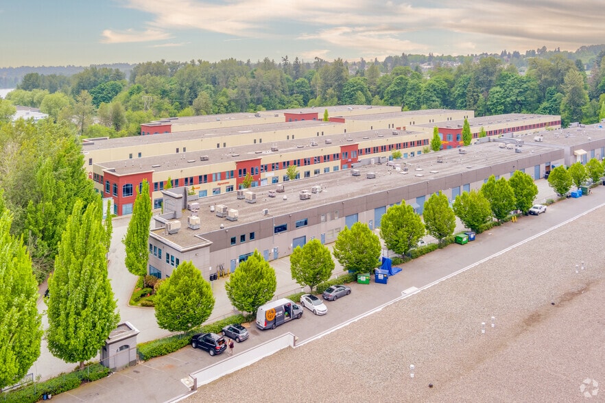 More Photos Of 1515 Broadway St, Port Coquitlam Warehouse For Lease