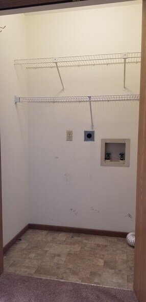 More Photos Of 2200-2271 Deerfield Crossing Dr, Piqua Apartments For Sale