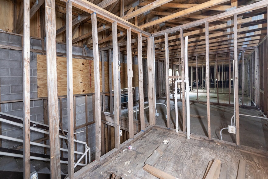 More Photos Of 6020 Shelby Oaks Dr, Memphis Hotel For Sale