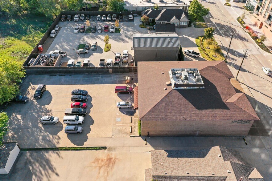 More Photos Of 1312 E 14th St, Plano Office For Sale