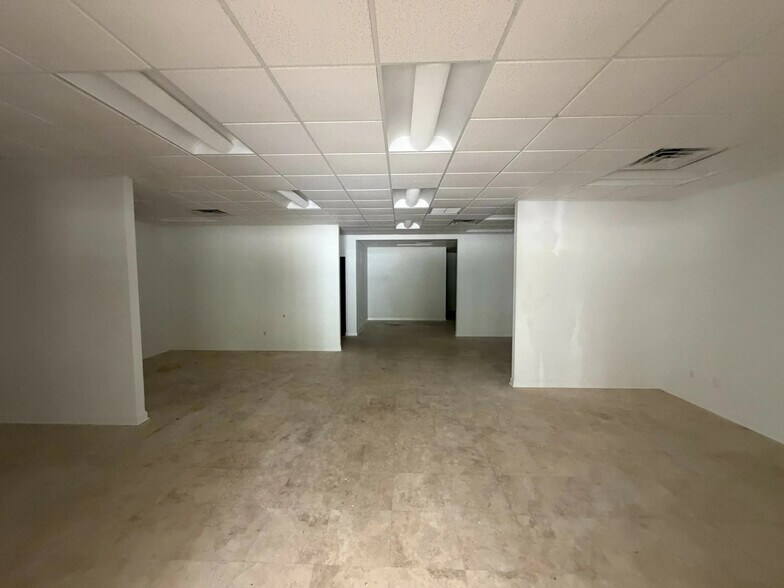 More Photos Of 8570 Philips Hwy, Jacksonville Unknown For Lease