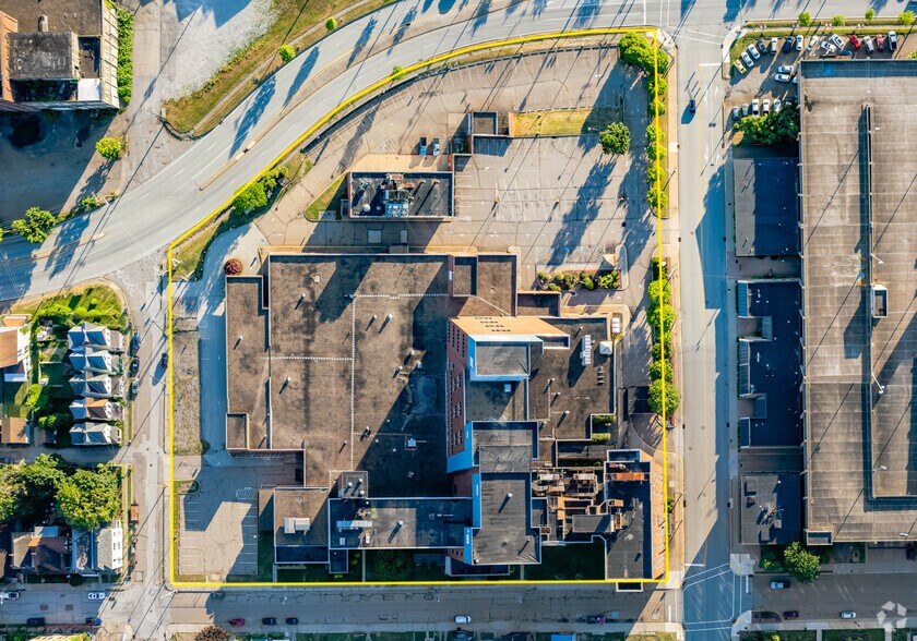 More Photos Of 651 Fourth Ave, New Kensington Hospital For Sale