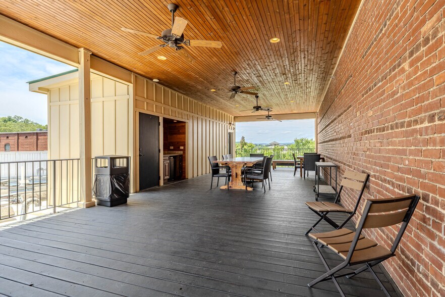 More Photos Of 217 Broad St, Rome Storefront Retail Residential For Sale