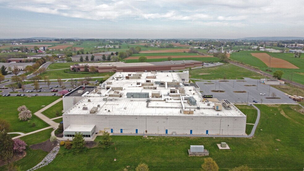 More Photos Of 1838 Colonial Village Ln, Lancaster Warehouse For Lease