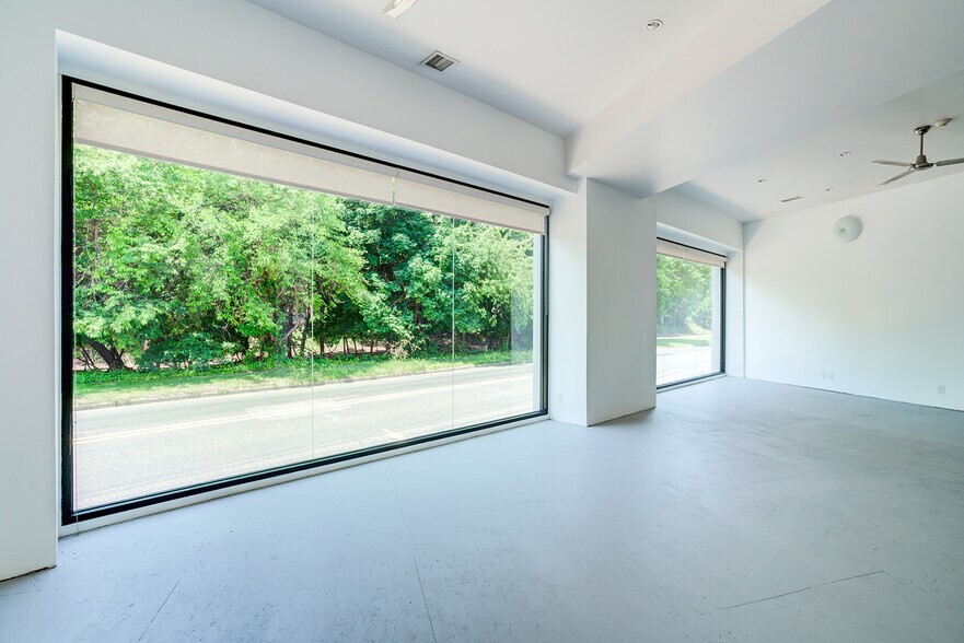 More Photos Of 525 N Dean St, Englewood Storefront Retail Office For Sale