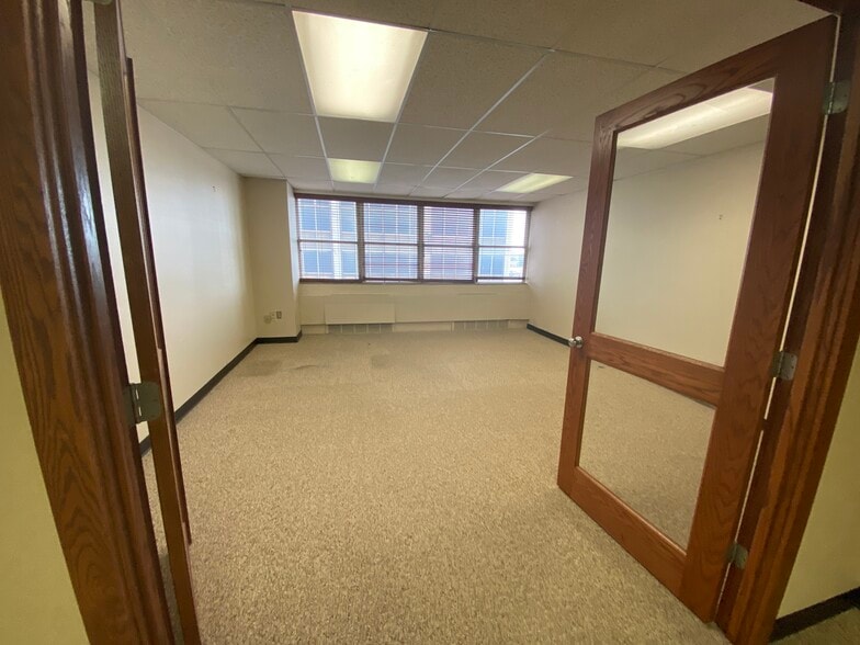 More Photos Of 401 W Texas Ave, Midland Office For Sale
