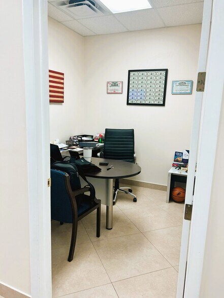 More Photos Of 9700 Stirling Rd, Cooper City Office For Lease