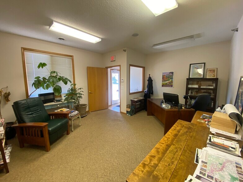 More Photos Of 8557 Wyoming Ave N, Brooklyn Park Light Distribution For Sale