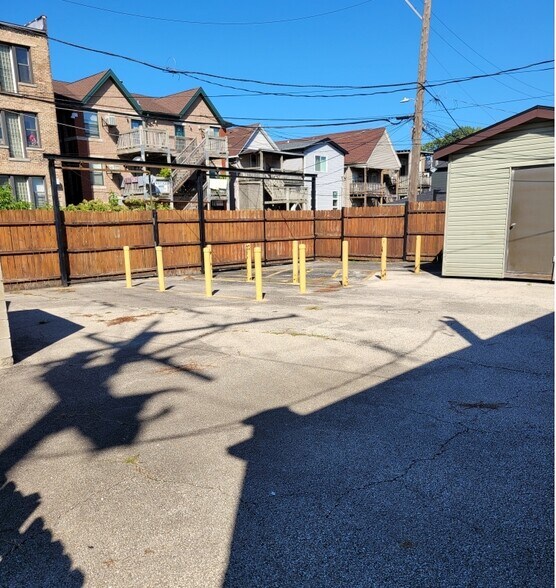 More Photos Of 516-520 E 43rd St, Chicago Storefront Retail Office For Lease