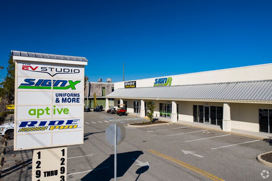 More Photos Of 12911-12921 N Nebraska Ave, Tampa Flex For Lease