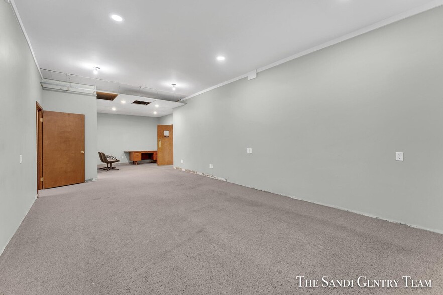 More Photos Of 1343 Whitehall Rd, Muskegon Medical For Sale