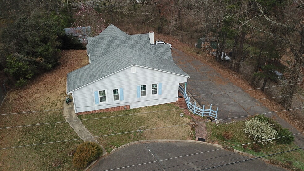 More Photos Of 7608 Hull Street Rd, Richmond Office For Sale