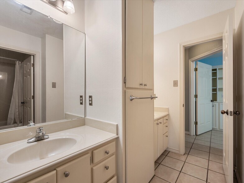 More Photos Of 17645 Highway 6, Navasota Land For Sale