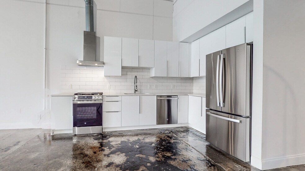 More Photos Of 887 W Marietta St NW, Atlanta Loft Creative Space For Lease