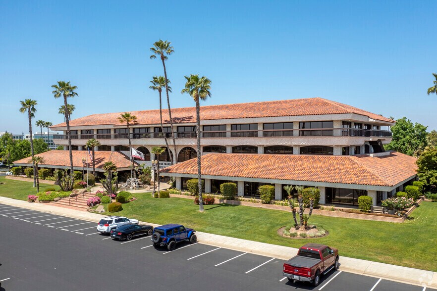 More Photos Of 575 E Locust Ave, Fresno Office For Sale