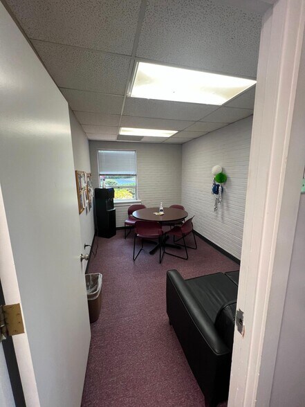 More Photos Of 320 E Lee Ave, Yadkinville Medical For Sale