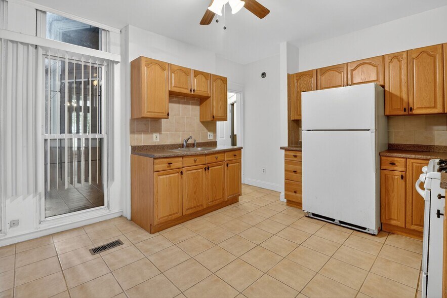 More Photos Of 1404 Madison Ave, Baltimore Apartments For Sale