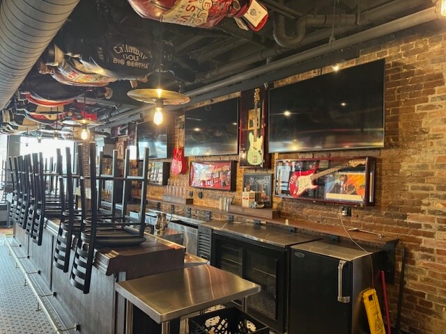 More Photos Of 701 S Broadway, Saint Louis Restaurant For Sale