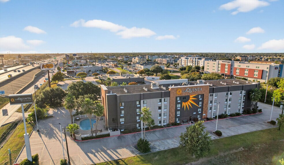 More Photos Of 5215 Interstate 10 E, Baytown Hotel For Sale