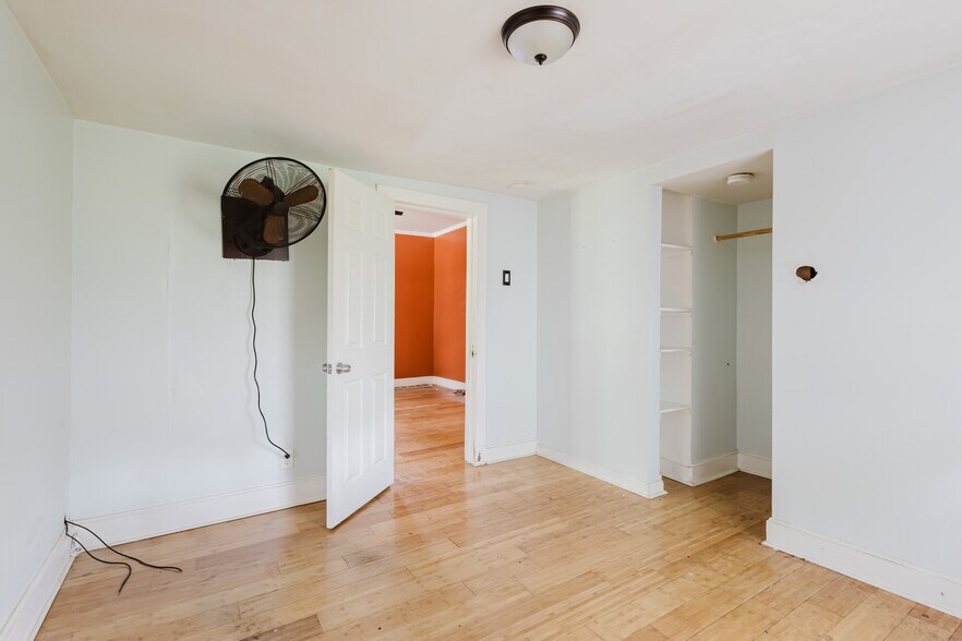 More Photos Of , Lexington Specialty For Sale