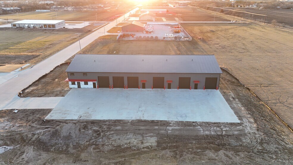 More Photos Of 1722 29th St, Fremont Light Distribution For Lease