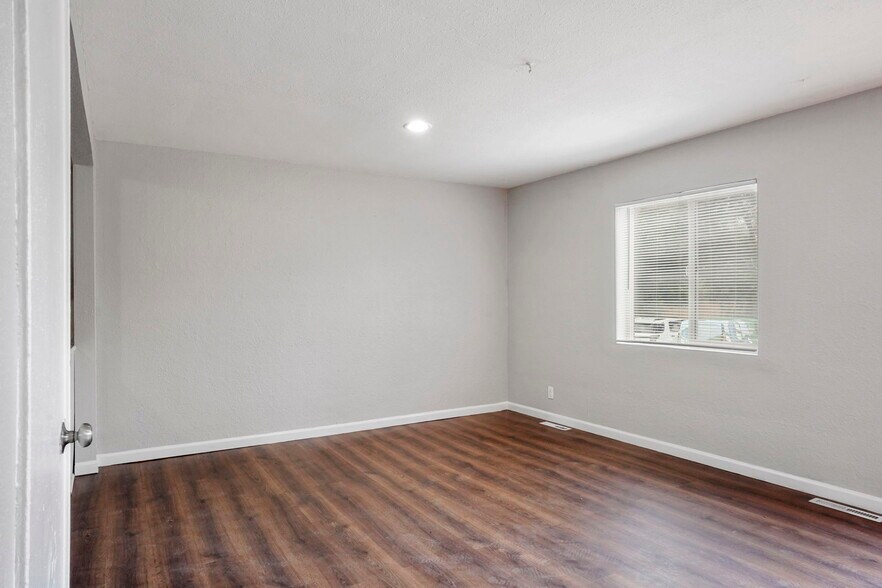 More Photos Of 982 S Sheridan Blvd, Denver Apartments For Sale