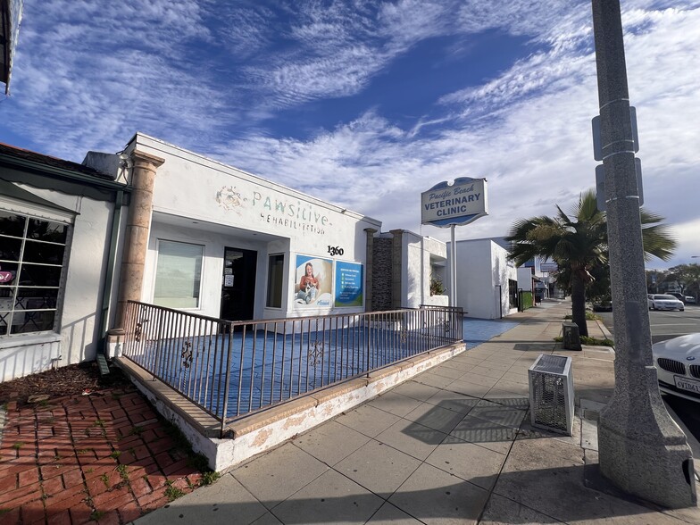 More Photos Of 1360 Garnet Ave, San Diego Office For Lease