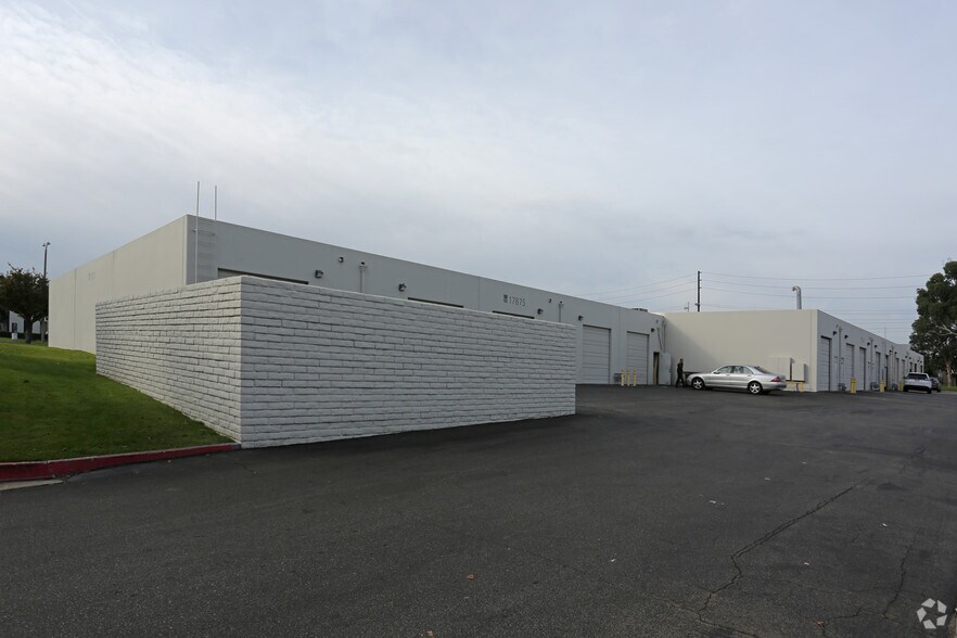 More Photos Of 17875 Sky Park Cir, Irvine Light Manufacturing For Lease