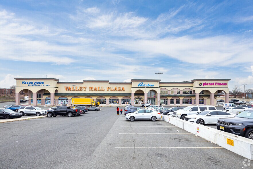 More Photos Of 468-480 Chancellor Ave, Irvington Storefront For Lease