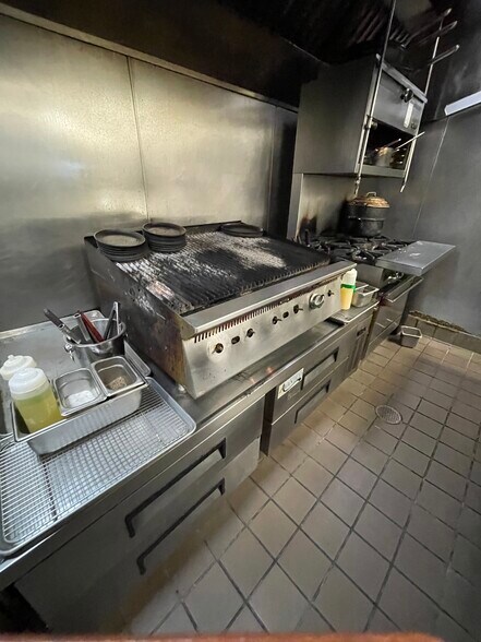 More Photos Of 4450 Kapolei Pky, Kapolei Unknown For Lease