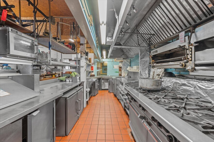 More Photos Of 1424 Main St, Sylvan Beach Restaurant For Sale