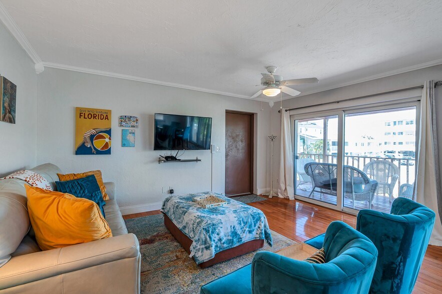 More Photos Of 1809 Gulf Blvd, Indian Rocks Beach Apartments For Sale