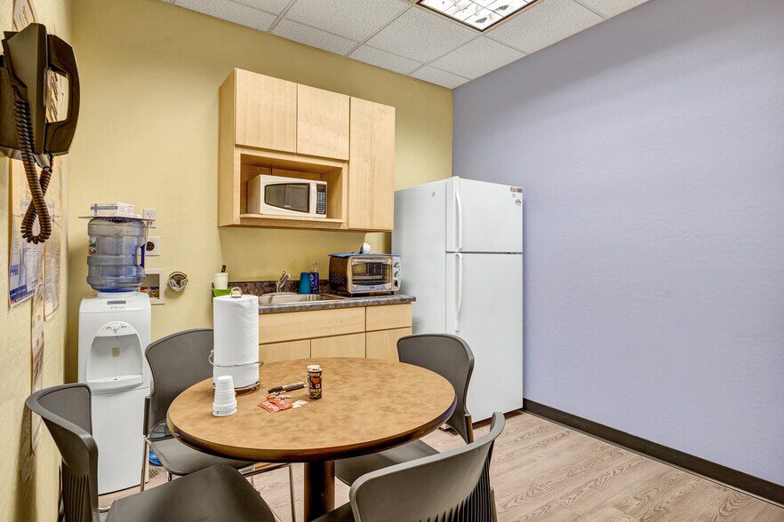 More Photos Of 15276 W Brookside Ln, Surprise Medical For Lease