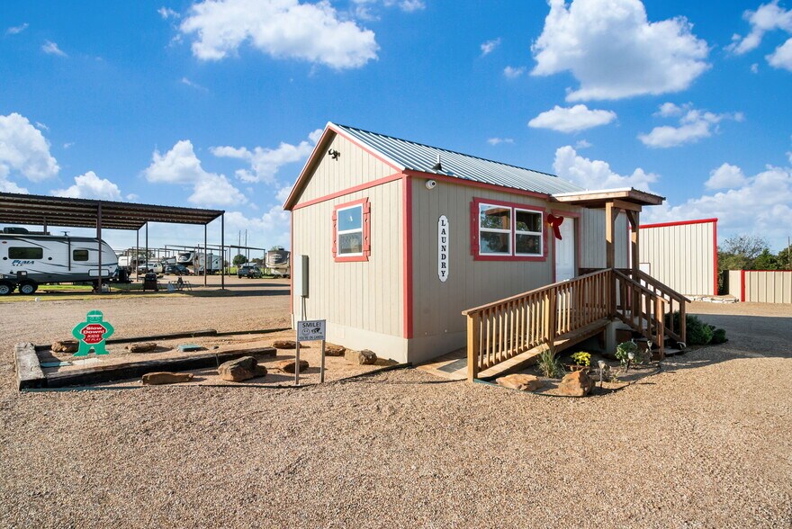 More Photos Of 351 My Ln, Millsap Trailer Camper Park For Sale