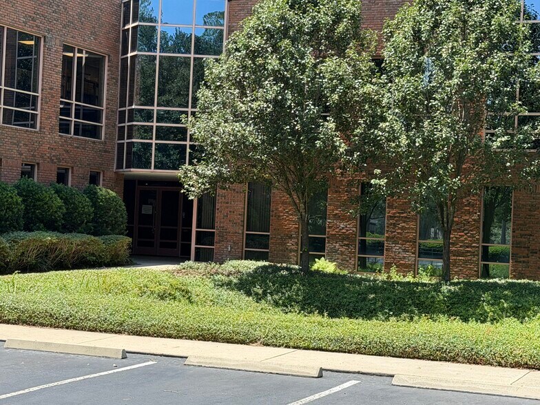 More Photos Of 2700 NW 43rd St, Gainesville Office For Lease